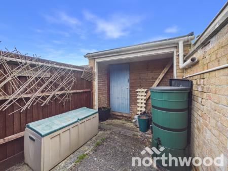 3 bedroom Semi-detached house for sale in Langley Drive, Ashford, TN23