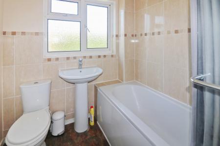 3 bedroom Semi-detached house to let in Lakemead, Singleton, Ashford, TN23