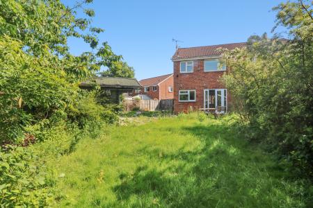 3 bedroom Semi-detached house to let in Lakemead, Singleton, Ashford, TN23