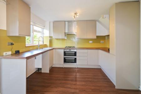 3 bedroom Semi-detached house to let in Lakemead, Singleton, Ashford, TN23