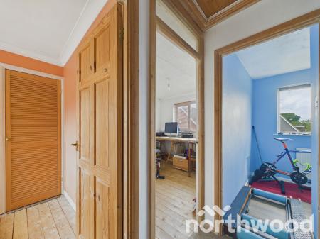 3 bedroom Terraced House for sale in Aragon Close, South Ashford, Ashford, TN23