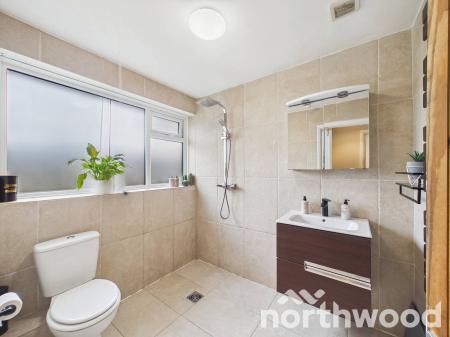 2 bedroom Bungalow for sale in Lower Road, Woodchurch, TN26