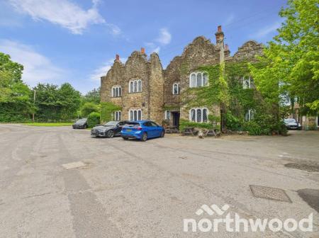 3 bedroom Flat for sale in The Grove, Pluckley, TN27