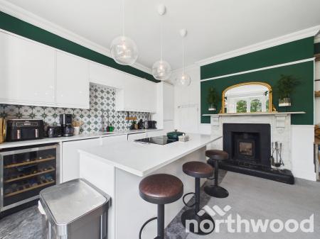 3 bedroom Flat for sale in The Grove, Pluckley, TN27