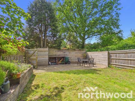 3 bedroom Flat for sale in The Grove, Pluckley, TN27