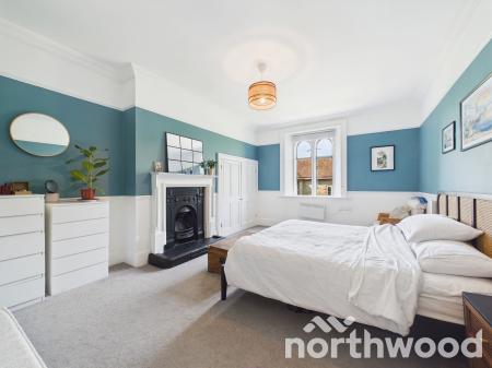 3 bedroom Flat for sale in The Grove, Pluckley, TN27