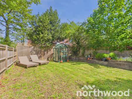 3 bedroom Flat for sale in The Grove, Pluckley, TN27