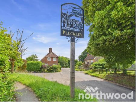 3 bedroom Flat for sale in The Grove, Pluckley, TN27