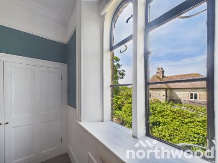 3 bedroom Flat for sale in The Grove, Pluckley, TN27