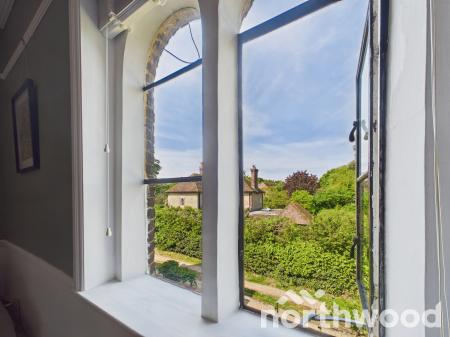 3 bedroom Flat for sale in The Grove, Pluckley, TN27