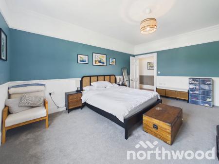 3 bedroom Flat for sale in The Grove, Pluckley, TN27