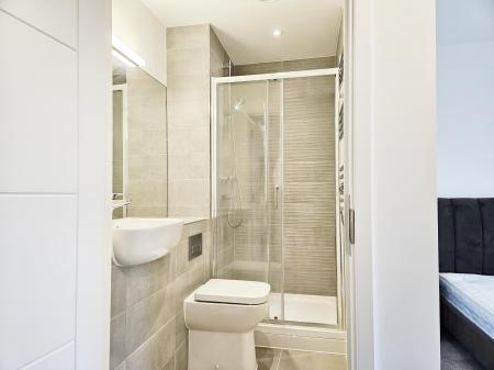2 bedroom Flat to let in Hampton Place, Ashford, TN23