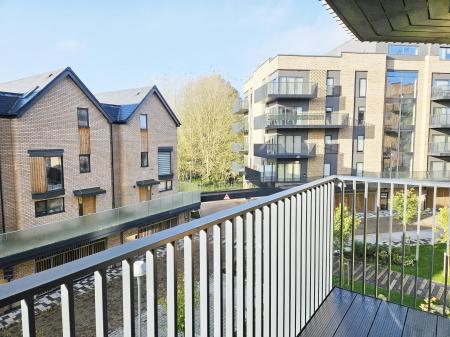 2 bedroom Flat to let in Hampton Place, Ashford, TN23