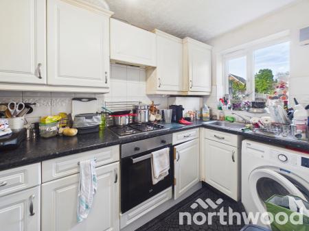 2 bedroom Terraced House for sale in Manor House Drive, Ashford, TN23