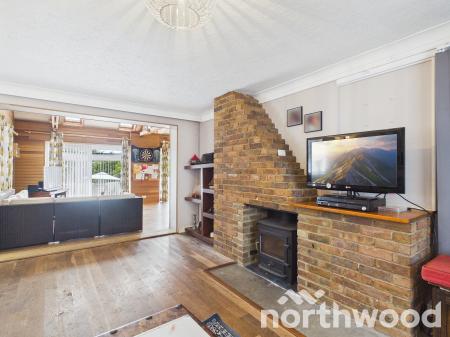 6 bedroom Detached house for sale in Faversham Road, Boughton Aluph, TN25