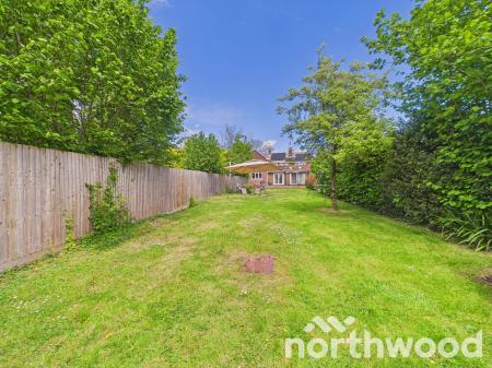 6 bedroom Detached house for sale in Faversham Road, Boughton Aluph, TN25