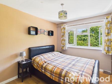6 bedroom Detached house for sale in Faversham Road, Boughton Aluph, TN25