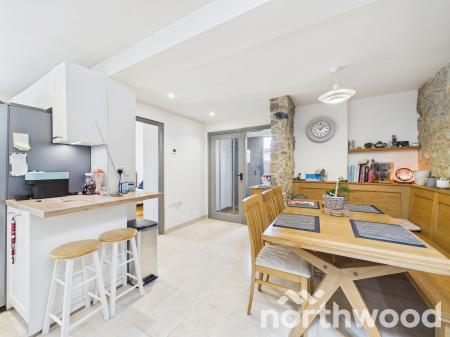 3 bedroom Semi-detached house for sale in The Street, Great Chart, TN23