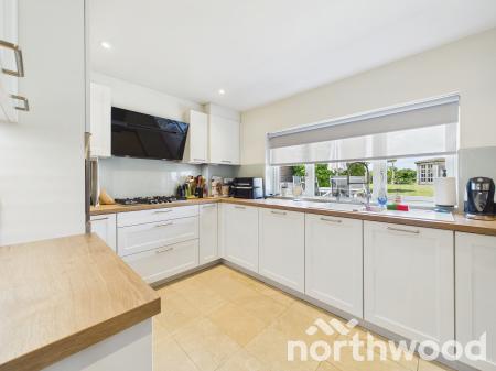 3 bedroom Semi-detached house for sale in The Street, Great Chart, TN23
