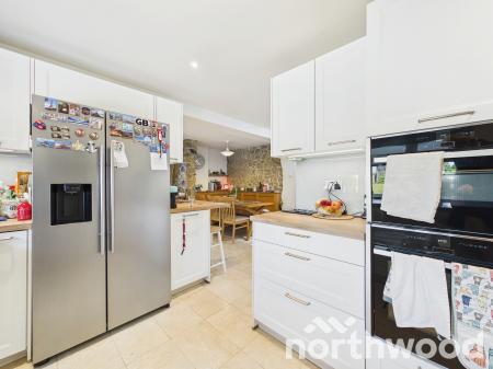 3 bedroom Semi-detached house for sale in The Street, Great Chart, TN23