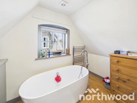 3 bedroom Semi-detached house for sale in The Street, Great Chart, TN23