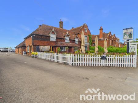 3 bedroom Semi-detached house for sale in The Street, Great Chart, TN23