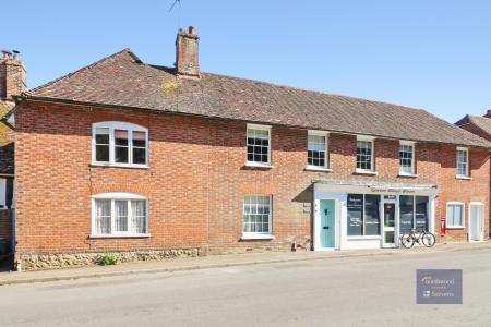 2 bedroom Terraced House to let in The Street, Egerton, TN27