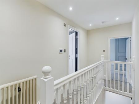 2 bedroom Terraced House to let in The Street, Egerton, TN27