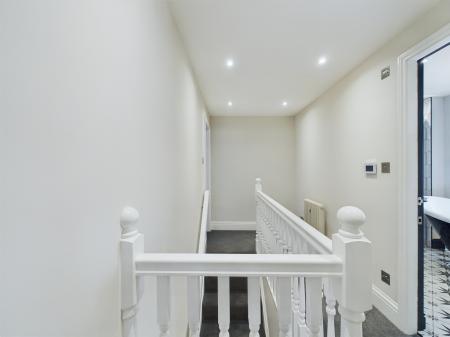 2 bedroom Terraced House to let in The Street, Egerton, TN27