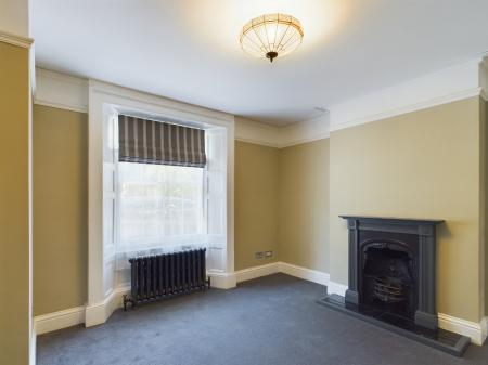 2 bedroom Terraced House to let in The Street, Egerton, TN27