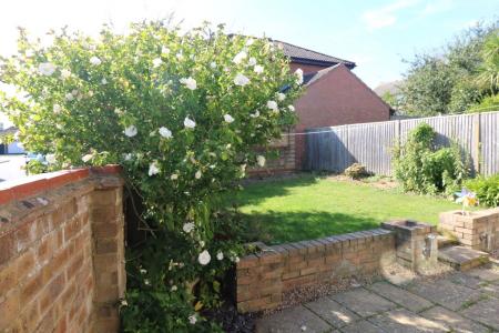 3 bedroom Detached house to let in Drake Road, South Willesborough, Ashford, TN24