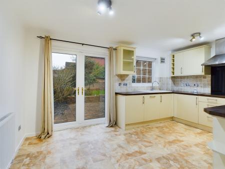3 bedroom Detached house to let in Drake Road, South Willesborough, Ashford, TN24