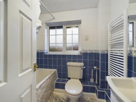 3 bedroom Detached house to let in Drake Road, South Willesborough, Ashford, TN24