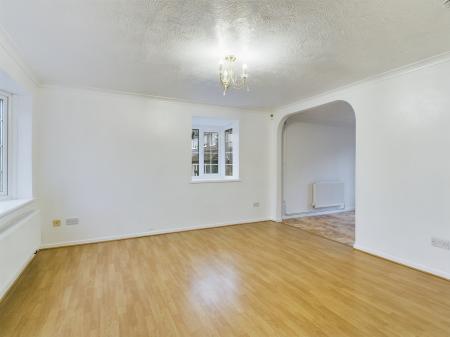 3 bedroom Detached house to let in Drake Road, South Willesborough, Ashford, TN24