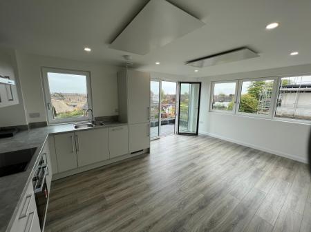 2 bedroom Flat to let in New Town Road, New Town, Ashford, TN24