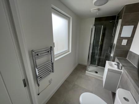 2 bedroom Flat to let in New Town Road, New Town, Ashford, TN24