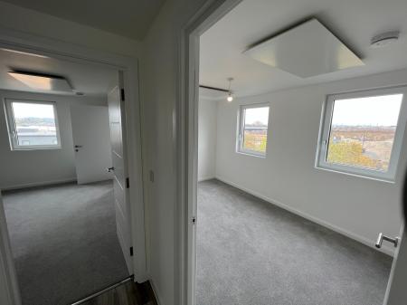 2 bedroom Flat to let in New Town Road, New Town, Ashford, TN24