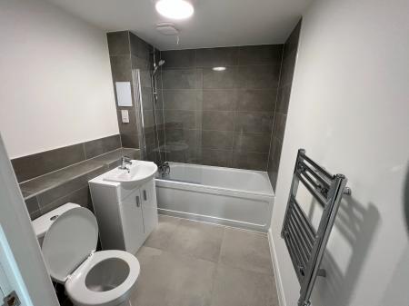 2 bedroom Flat to let in New Town Road, New Town, Ashford, TN24