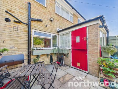 3 bedroom Terraced House for sale in Oak Tree Road, Ashford, TN23