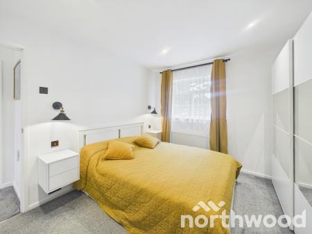 3 bedroom Terraced House for sale in Oak Tree Road, Ashford, TN23