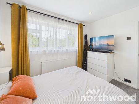 3 bedroom Terraced House for sale in Oak Tree Road, Ashford, TN23