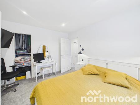 3 bedroom Terraced House for sale in Oak Tree Road, Ashford, TN23
