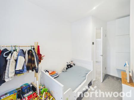 3 bedroom Terraced House for sale in Oak Tree Road, Ashford, TN23