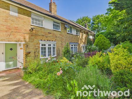 3 bedroom Terraced House for sale in Oak Tree Road, Ashford, TN23