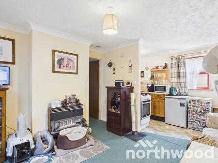 1 bedroom Ground floor flat for sale in Ashdale Place, Churchyard, Ashford, TN23