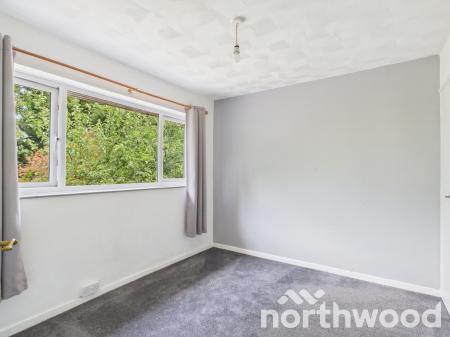3 bedroom End of terrace house to let in Oak Tree Road, Ashford, TN23