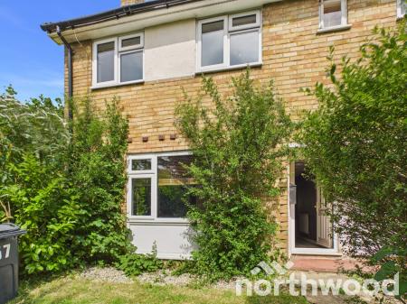 3 bedroom End of terrace house to let in Oak Tree Road, Ashford, TN23