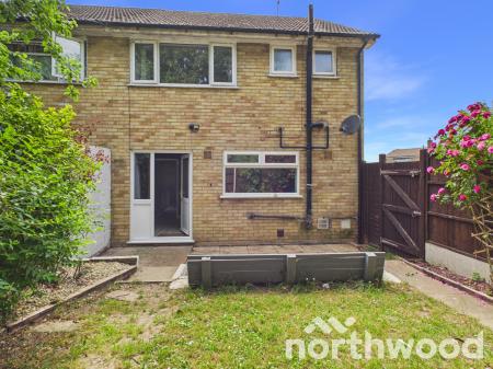 3 bedroom End of terrace house to let in Oak Tree Road, Ashford, TN23
