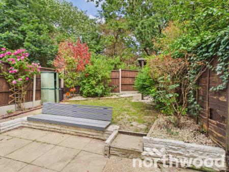 3 bedroom End of terrace house to let in Oak Tree Road, Ashford, TN23