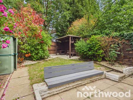 3 bedroom End of terrace house to let in Oak Tree Road, Ashford, TN23